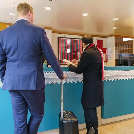 Tante Alma's Bonner Szálloda 3*