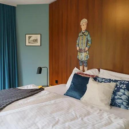 Tante Alma's Bonner Szálloda 3*