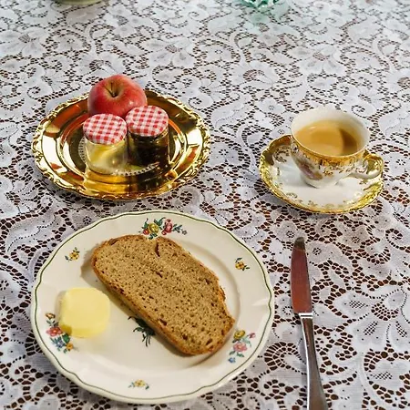 Tante Alma's Bonner Szálloda Bonn