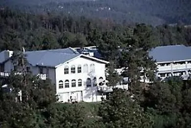 Tante Alma's Bonner Szálloda 3*