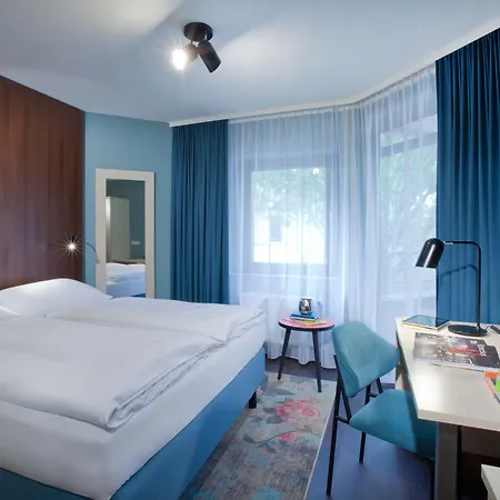 Tante Alma's Bonner Szálloda 3*