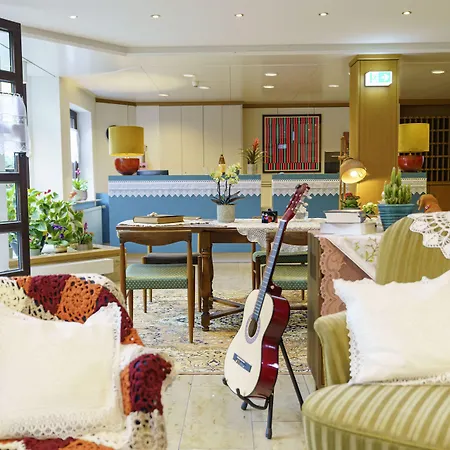 Tante Alma's Bonner Otel Bonn