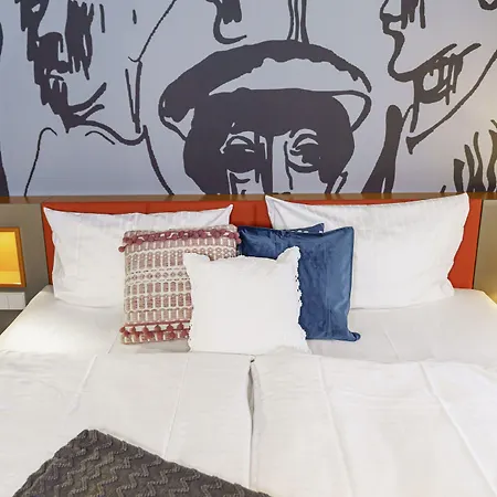 Tante Alma's Bonner Szálloda 3*