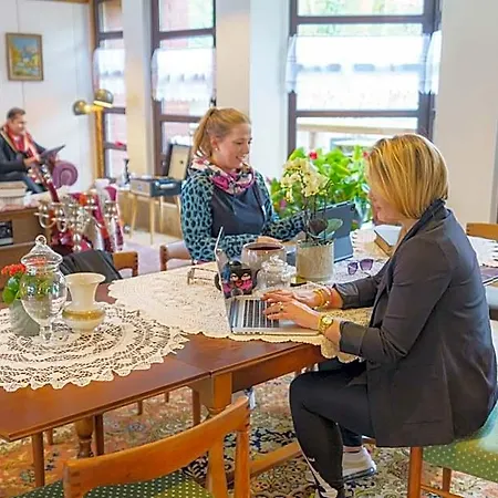 Tante Alma's Bonner فندق بون