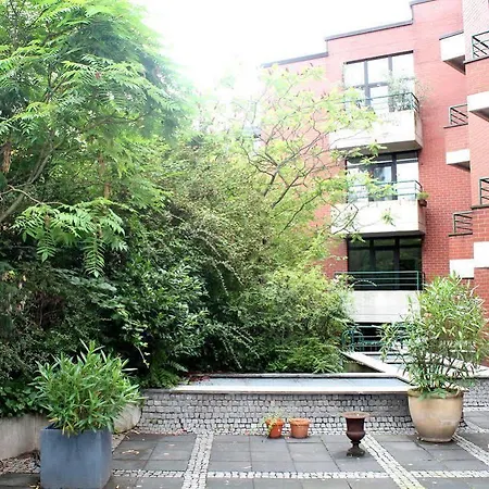 Tante Alma's Bonner Szálloda 3*