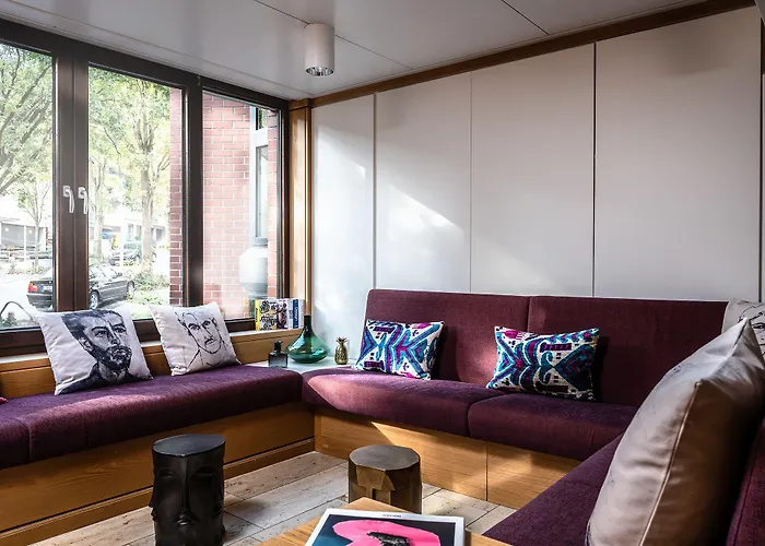 Tante Alma's Bonner Otel 3*