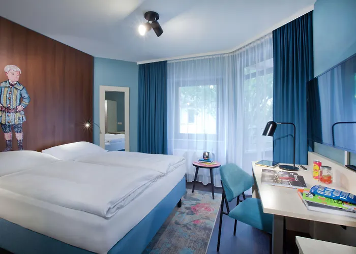 Tante Alma's Bonner Otel 3*