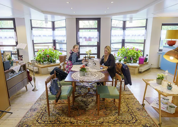 Tante Alma's Bonner Otel Bonn