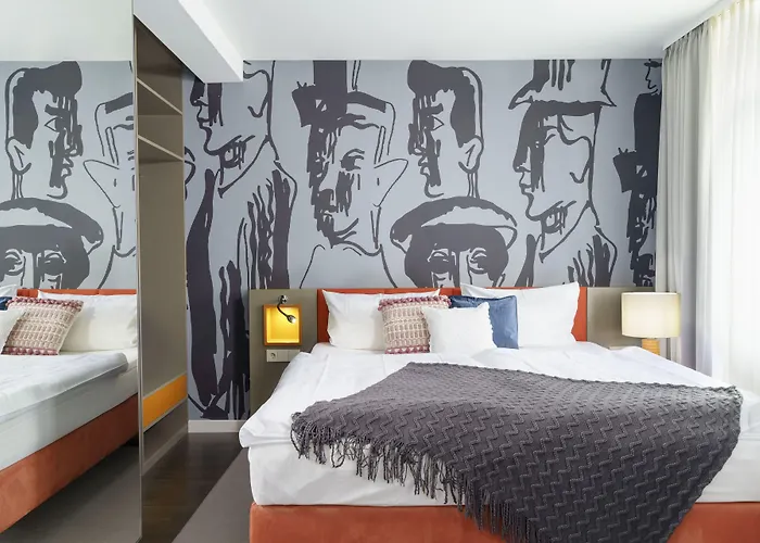 Tante Alma's Bonner Otel 3*